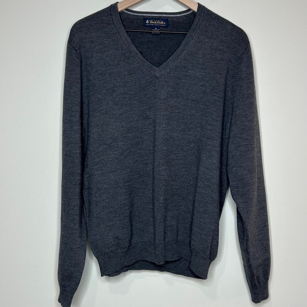 Brooks Brothers Extra Fine Italian Merino Wool Gray V Neck Sweater Size M